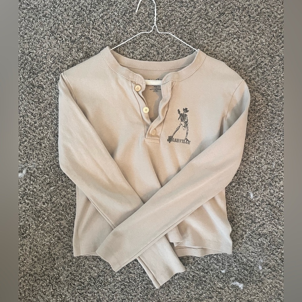 Long sleeve brandy melville graphic top